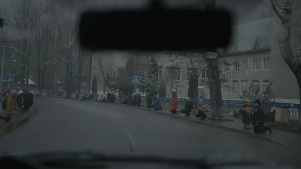 《塵埃不見基輔田》（Songs of Slow Burning Earth）